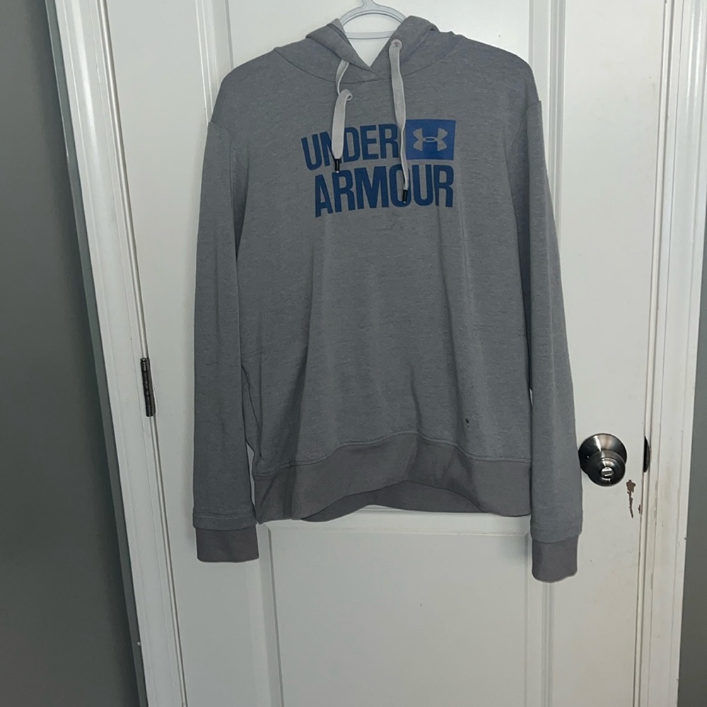 Under armor sweatshirt. Size: x large